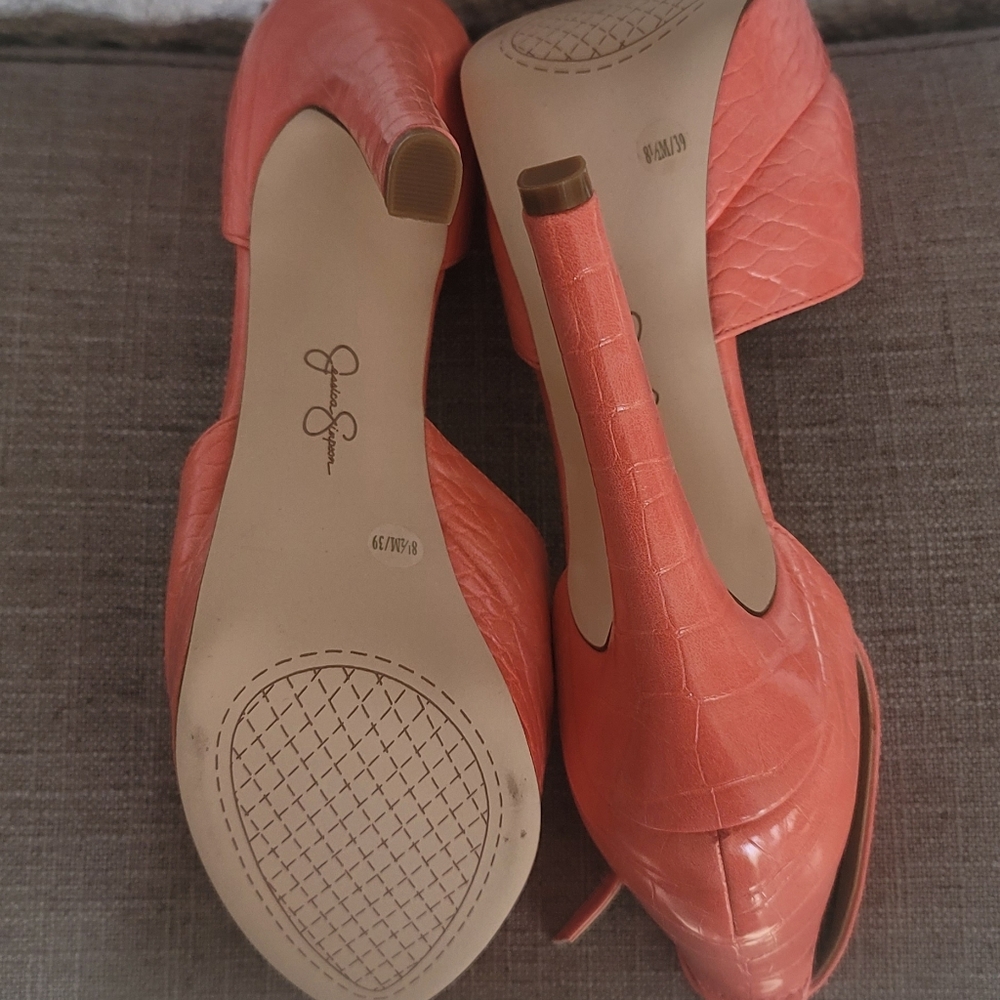 Heels - Picture 3 of 4